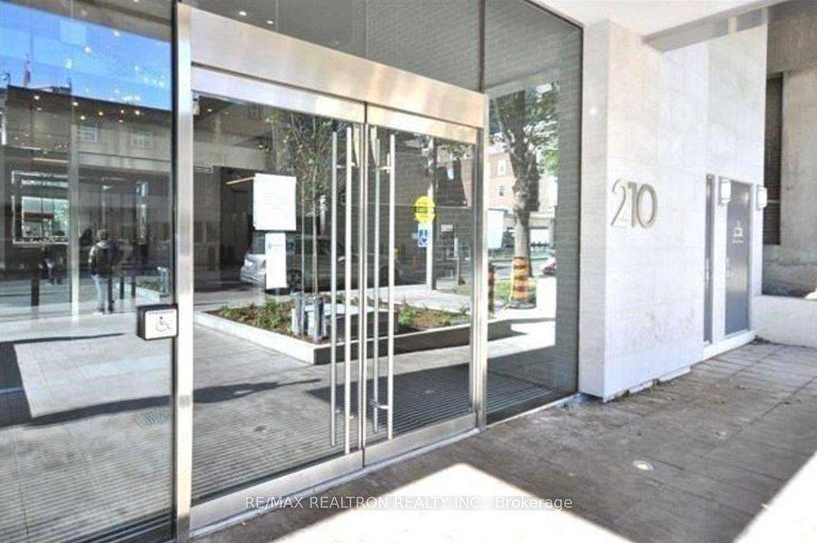 210 Simcoe ST #1604, Toronto C01, ON M5T 0A9