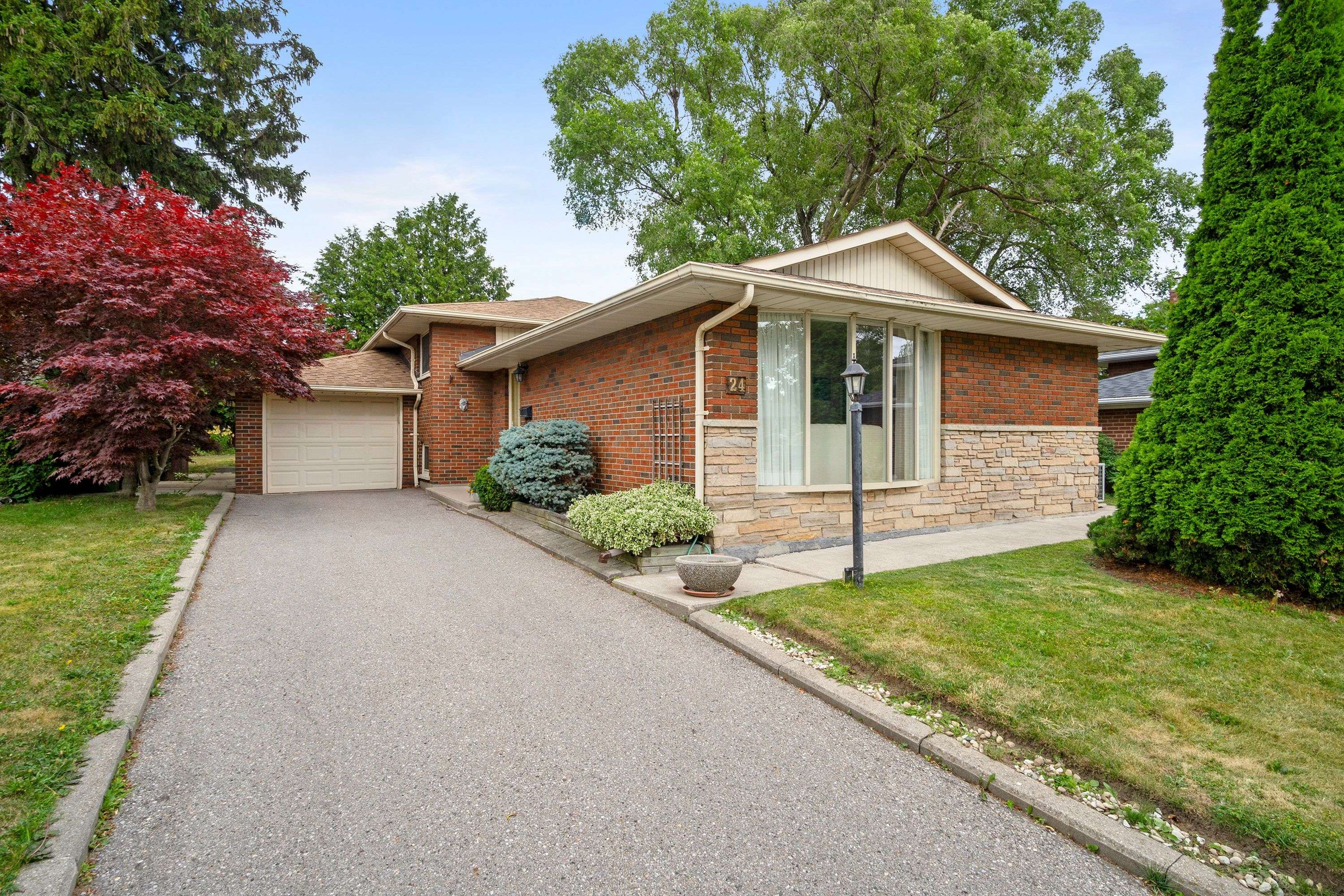 24 Ensign PL, Toronto E09, ON M1G 2R1
