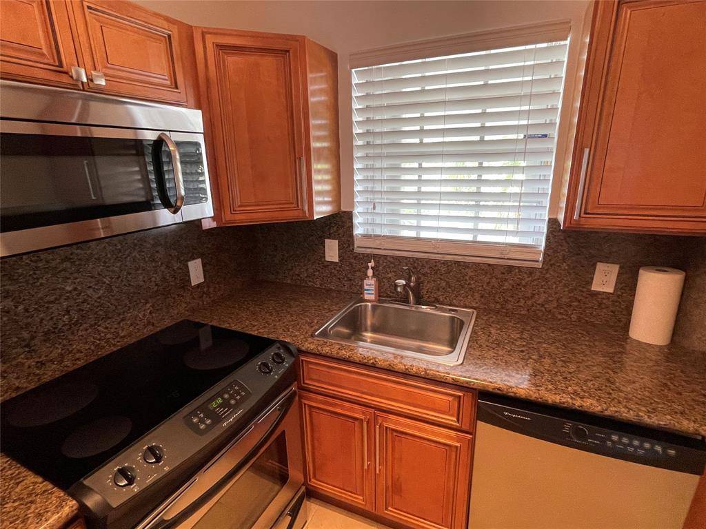 Lighthouse Point, FL 33064,2050 NE 39th St #N312