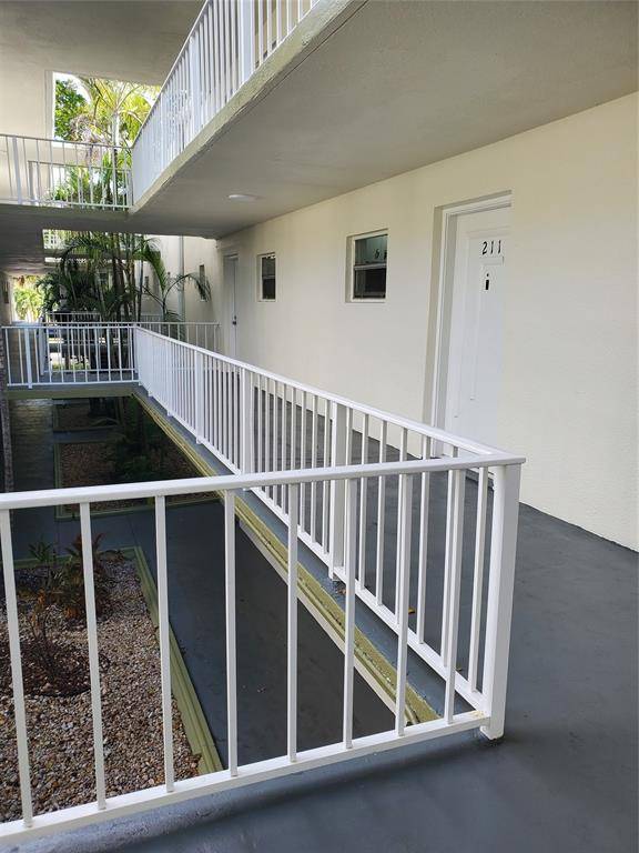 Sunrise, FL 33351,4205 N University Dr #211