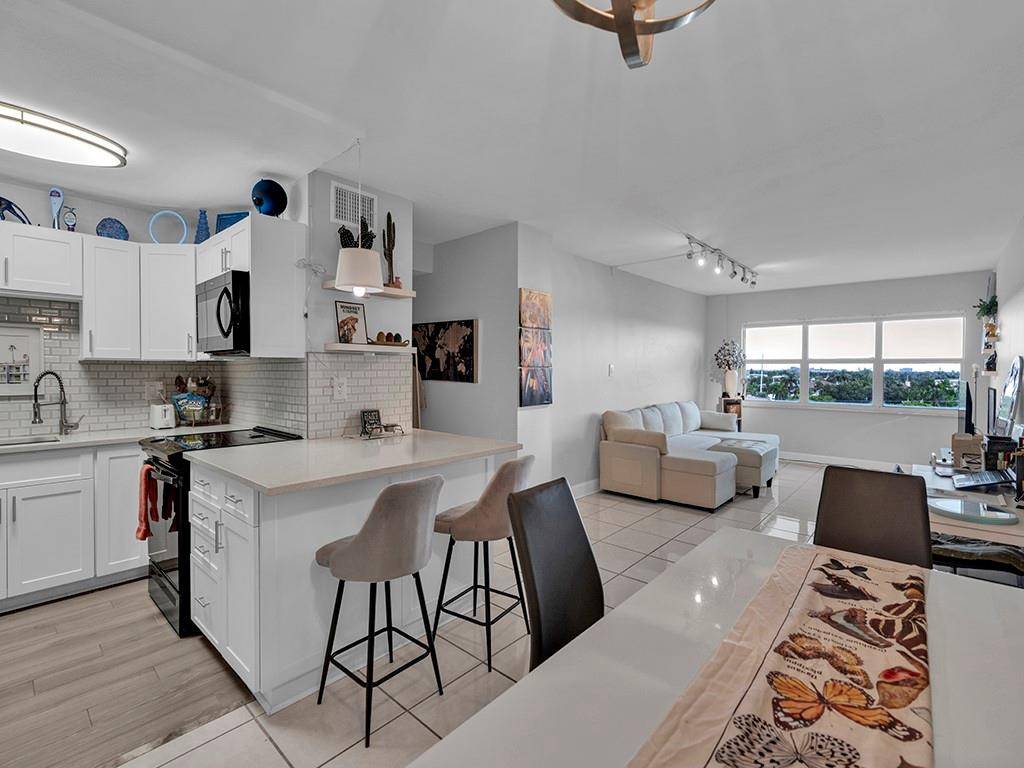 2555 NE 11th St #708, Fort Lauderdale, FL 33304