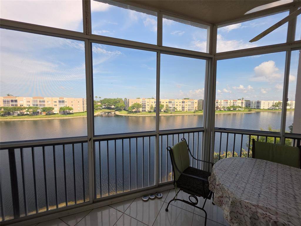 Fort Lauderdale, FL 33321,7593 Granville Dr #411