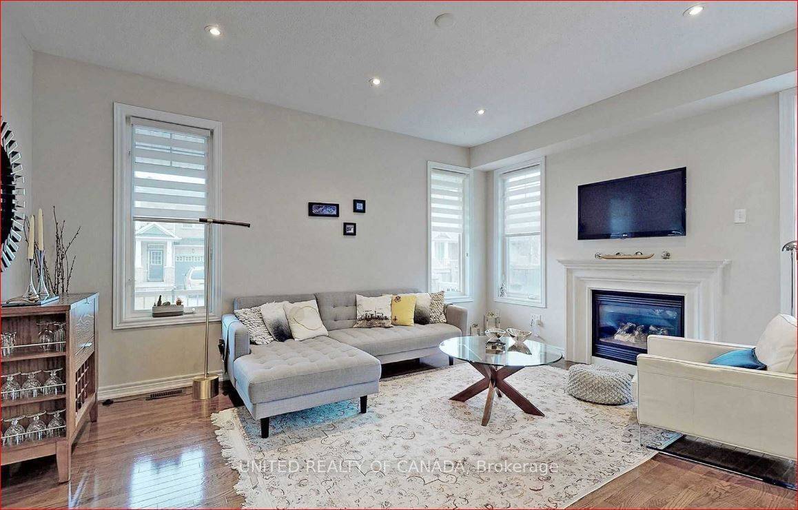 Richmond Hill, ON L4E 2C0,2 Thistle AVE