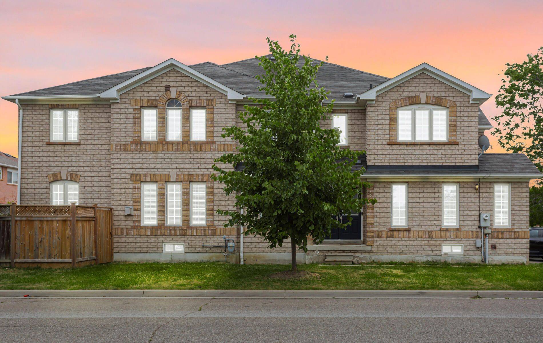 39 Baha CRES, Brampton, ON L7A 2J3