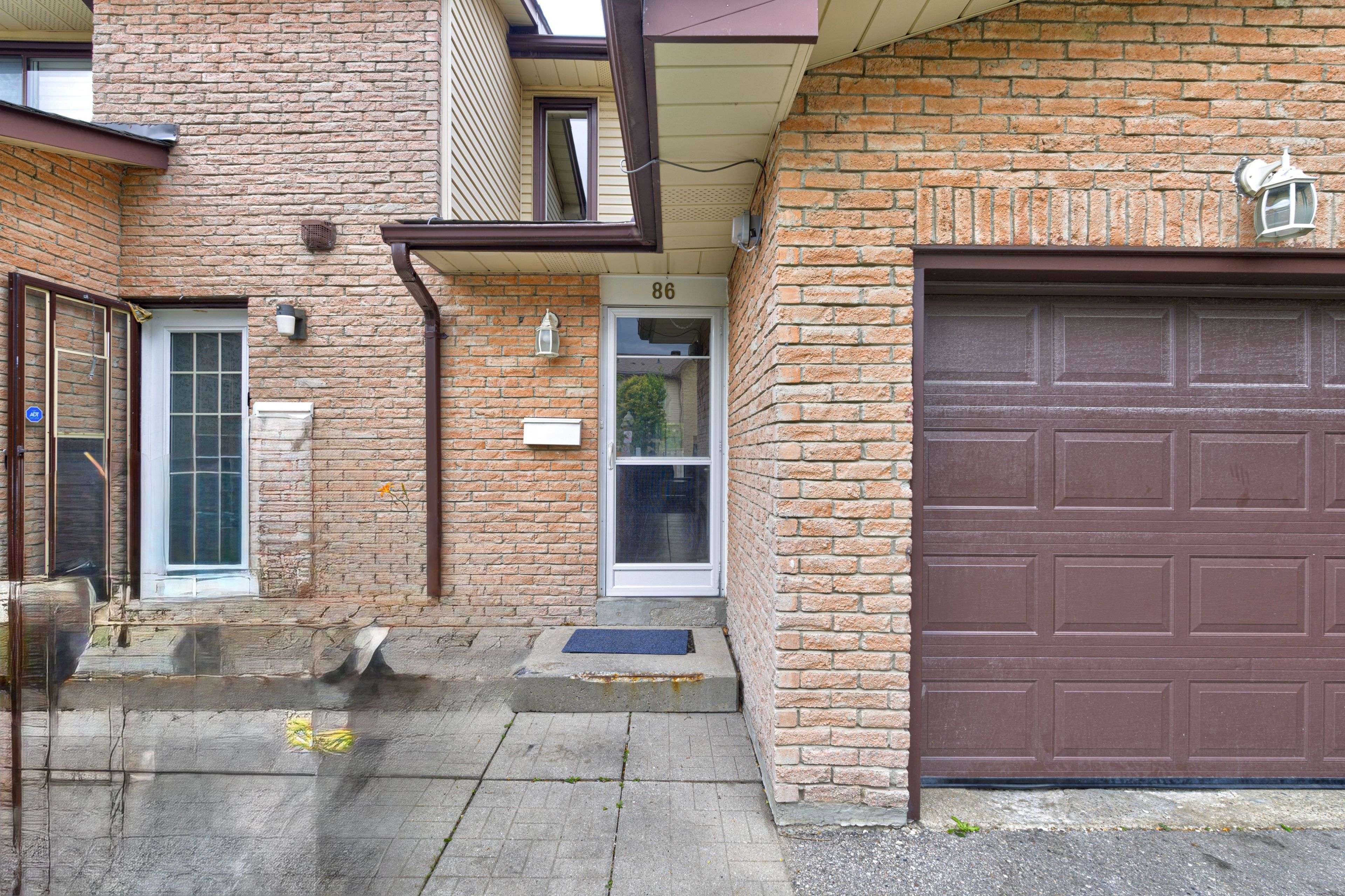 Brampton, ON L6V 3N1,86 Collins CRES