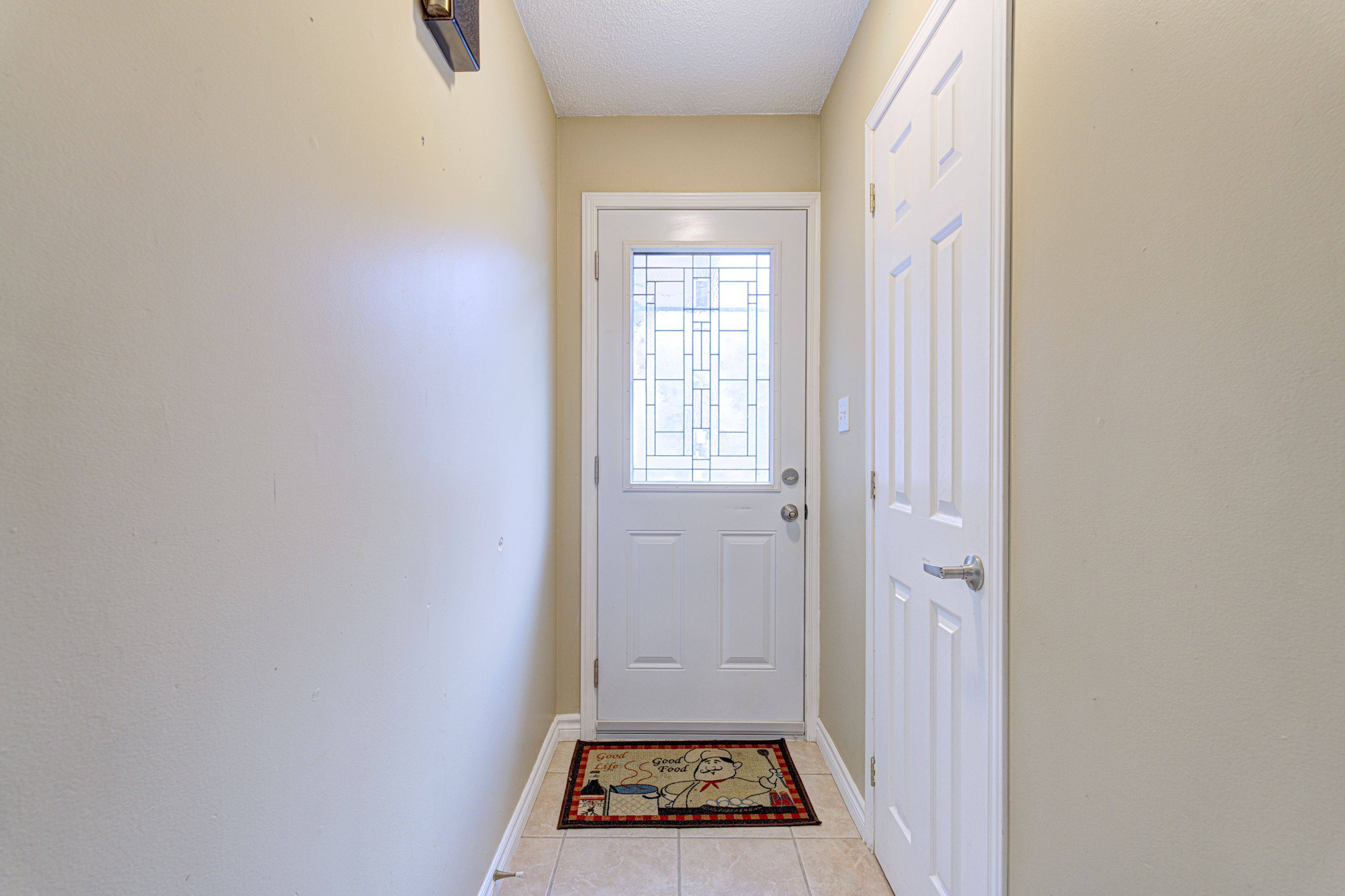 Brampton, ON L6V 3N1,86 Collins CRES