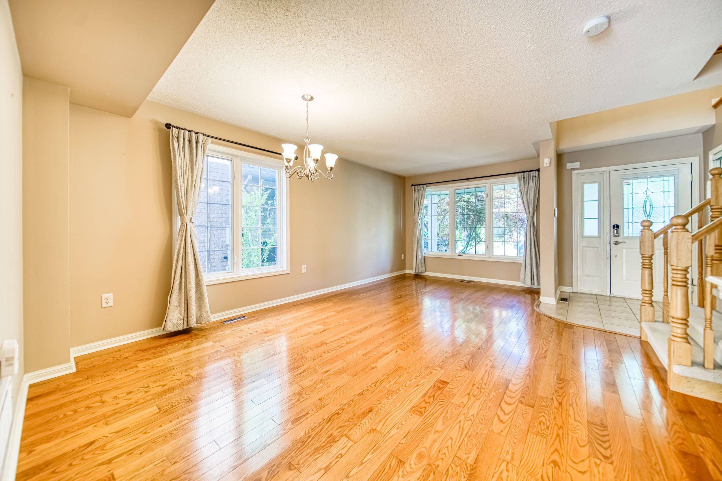 Oakville, ON L6M 3Y6,1273 Glenrose CRES