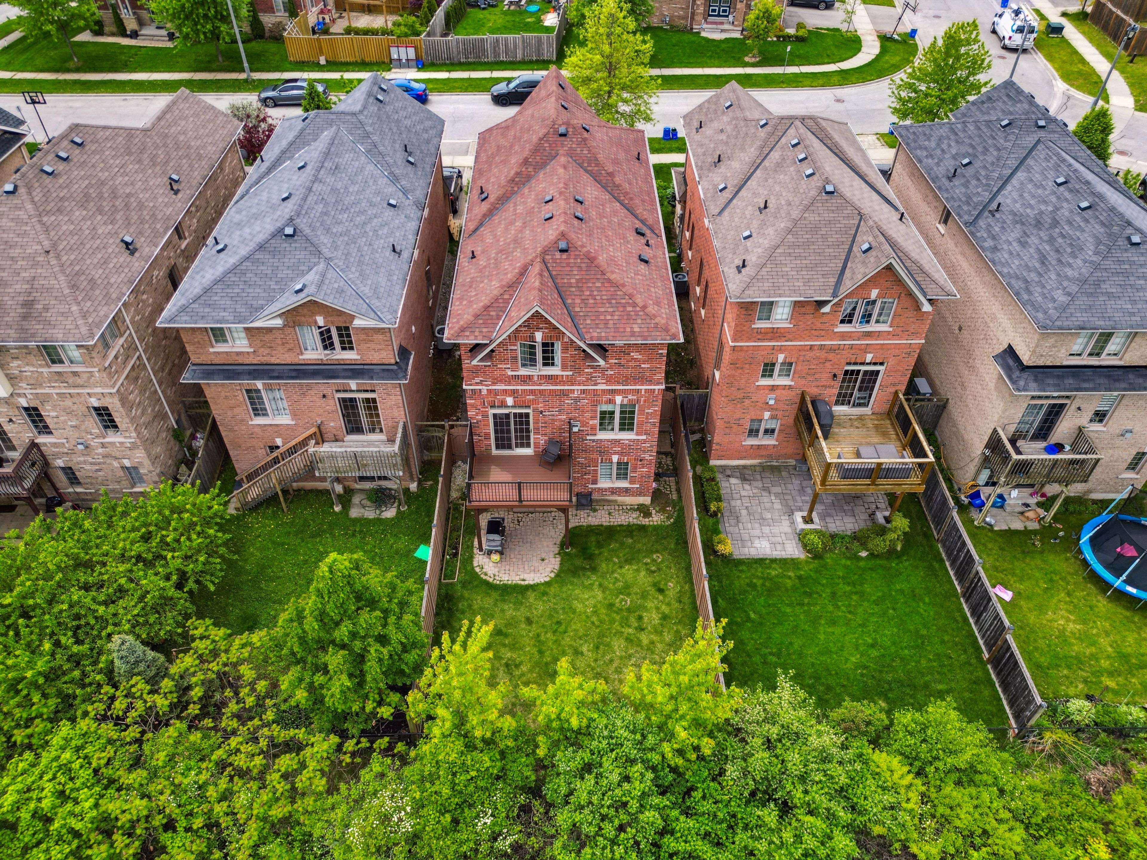 Oakville, ON L6M 0M5,2139 FIDDLERS WAY