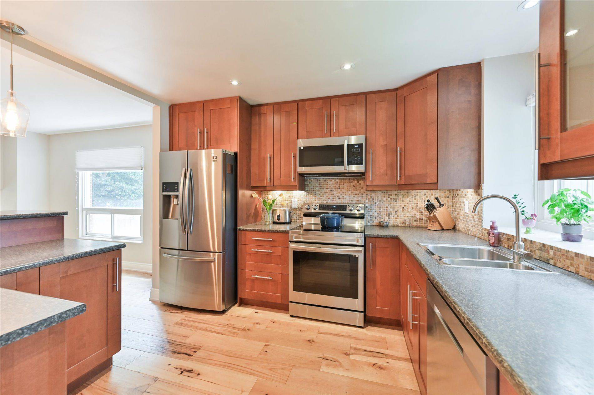 Mississauga, ON L5L 1Z2,4277 Jefton CRES
