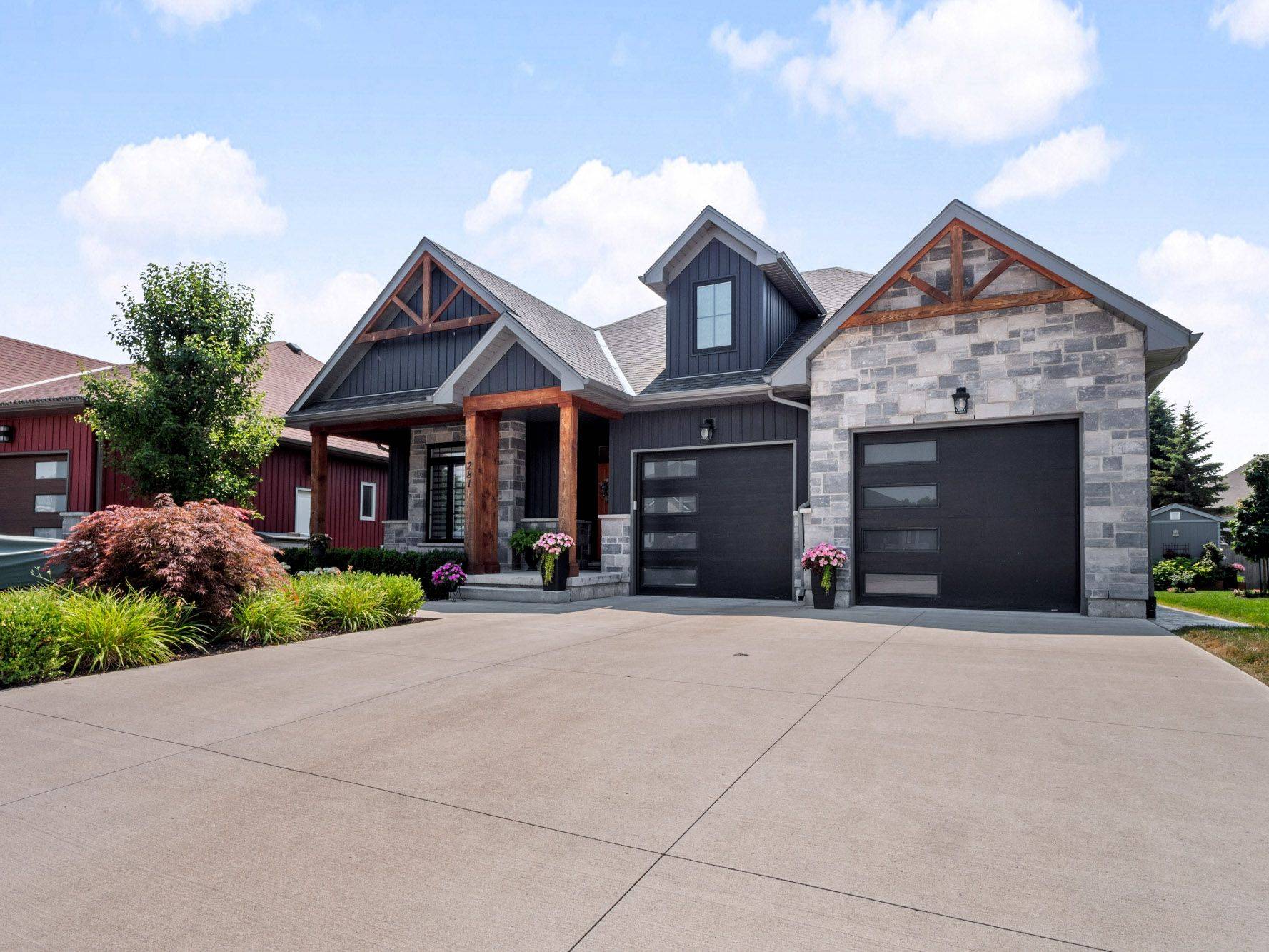 Welland, ON L3B 6E7,281 REGATTA DR