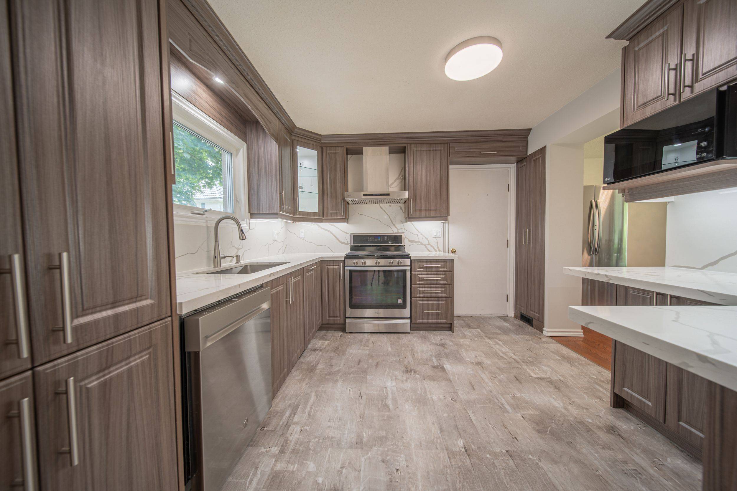 Owen Sound, ON N4K 2V5,1515 6th AVE E