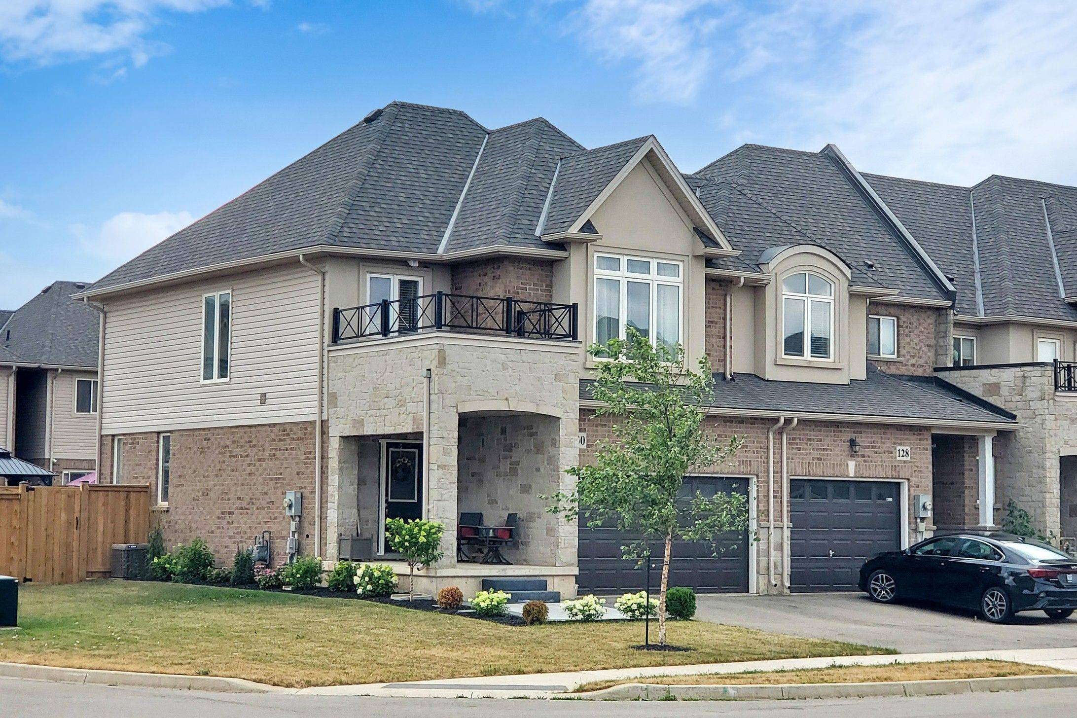 Hamilton, ON L8E 0J9,130 Sonoma LN