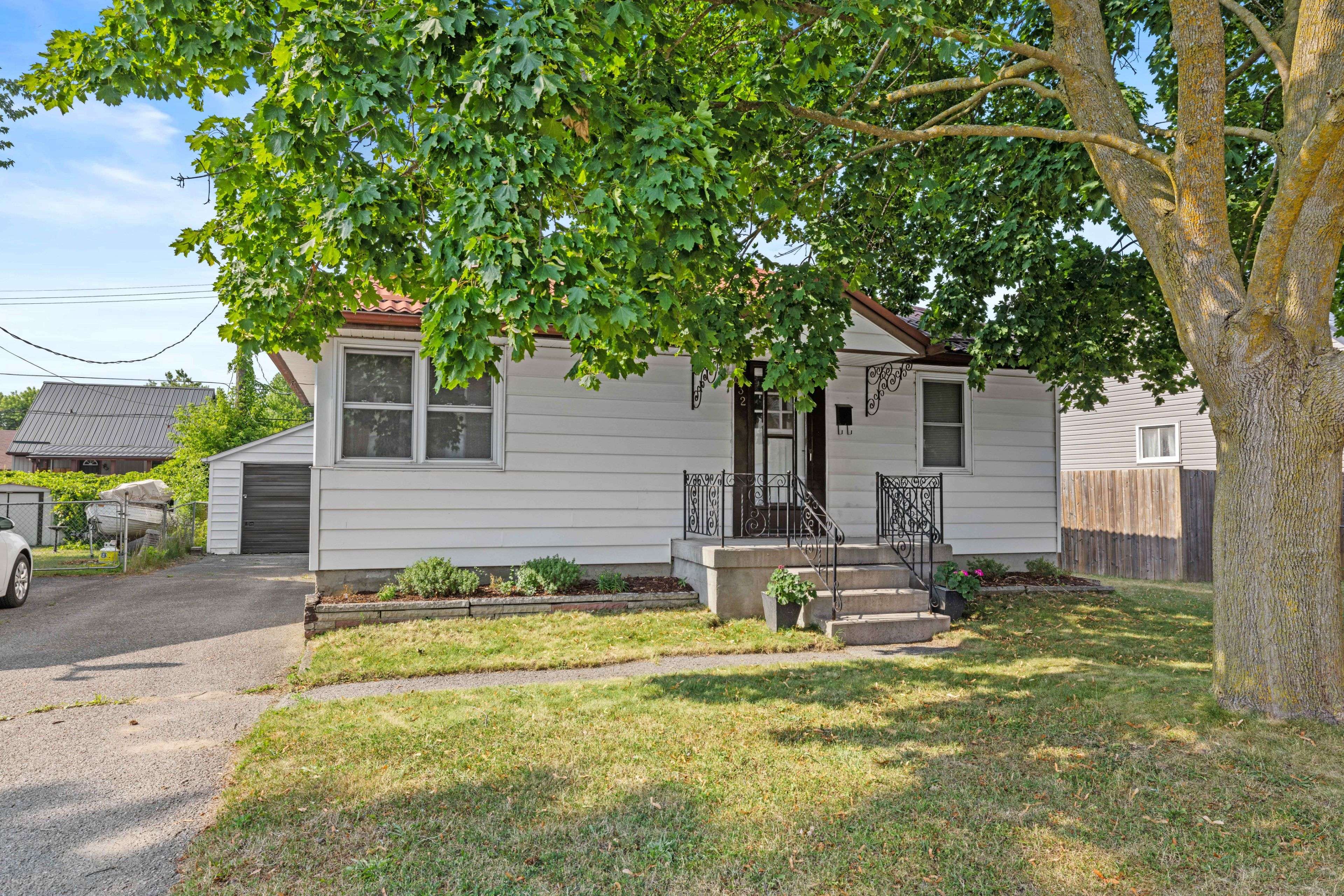 Peterborough South, ON K9J 4B6,632 Gillespie AVE