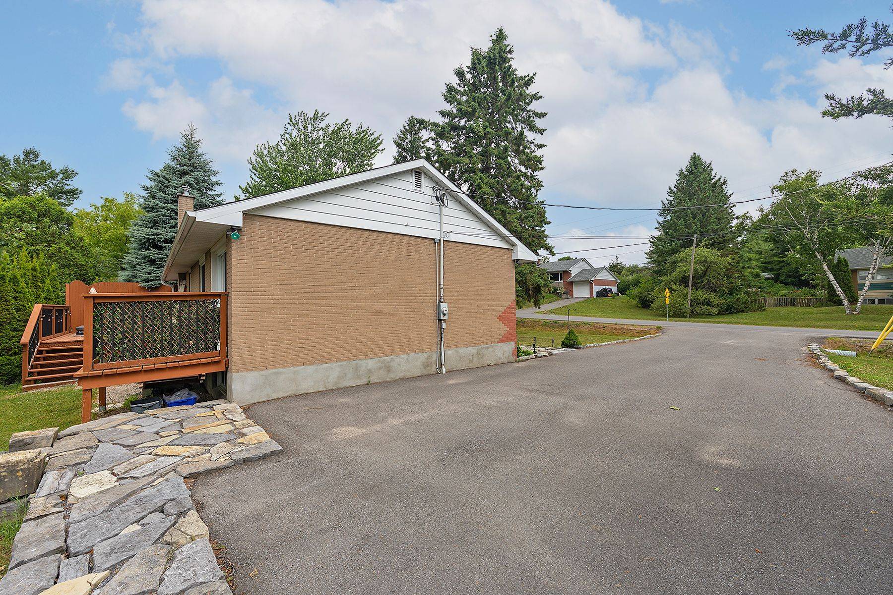 Kingston, ON K7P 2V2,1429 Avondale CRES