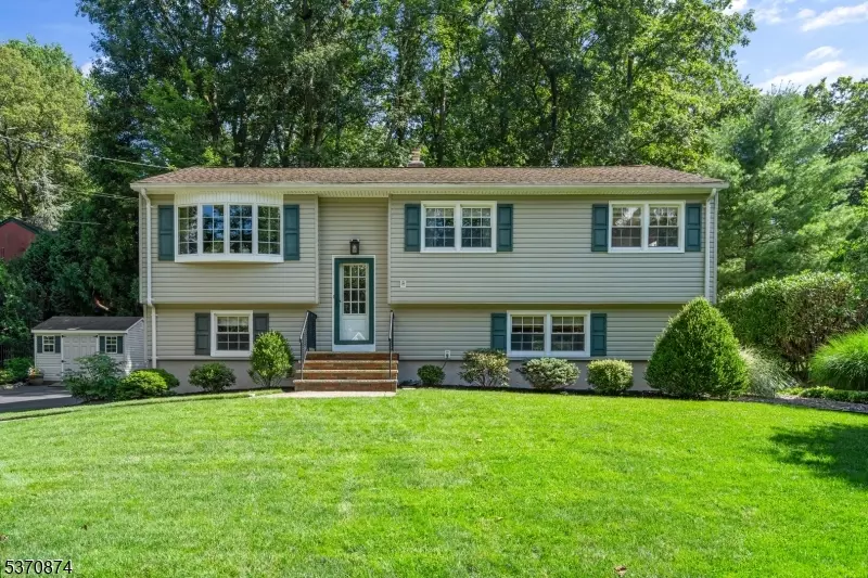 Bloomingdale Boro, NJ 07403,66 Overlook Rd