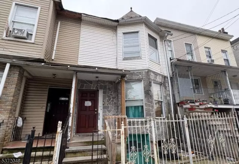 Newark City, NJ 07104,144 1/2 4Th Ave