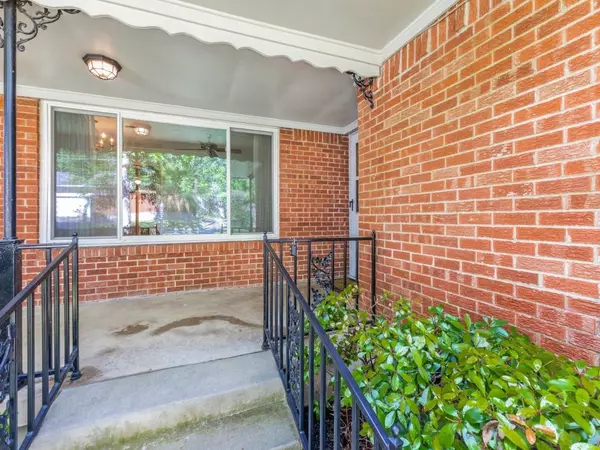 Dallas, TX 75228,9016 Westbriar Drive