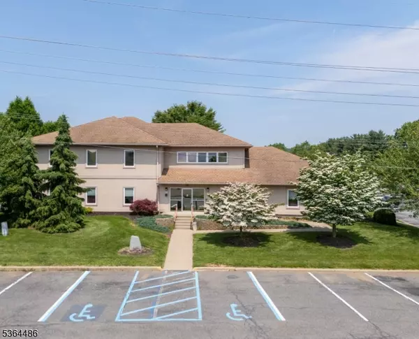 1000 Coventry Dr, Lopatcong Twp., NJ 08865