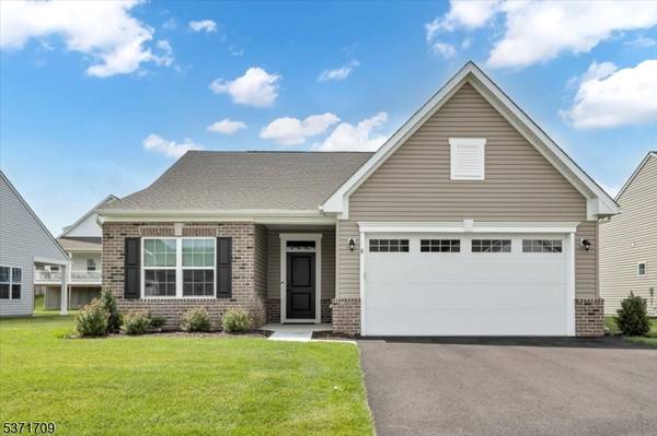 8 Middle Ln W, Mansfield Twp., NJ 07865