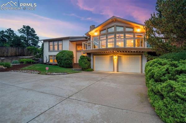 4323 Roundtree CT, Colorado Springs, CO 80915