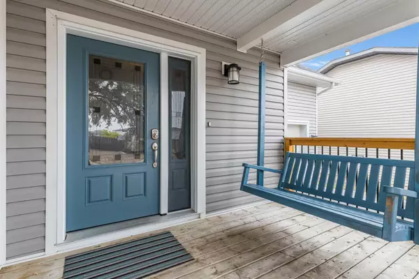 Redcliff, AB T0J 2P0,974 Kipling CRES SW