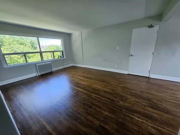 Toronto C03, ON M6C 3A2,450 Arlington AVE #5