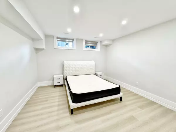 Markham, ON L3P 1P5,21 Sherwood Forest DR