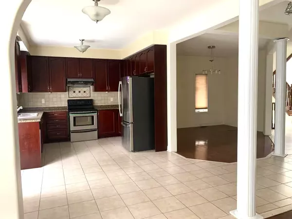 Vaughan, ON L4J 0B4,102 Rivington AVE