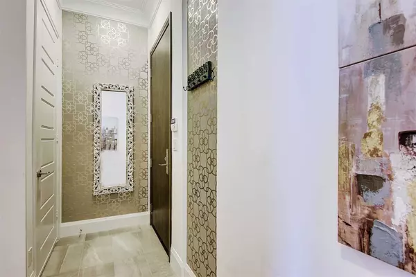 Markham, ON L6G 0G3,25 Water Walk DR #106