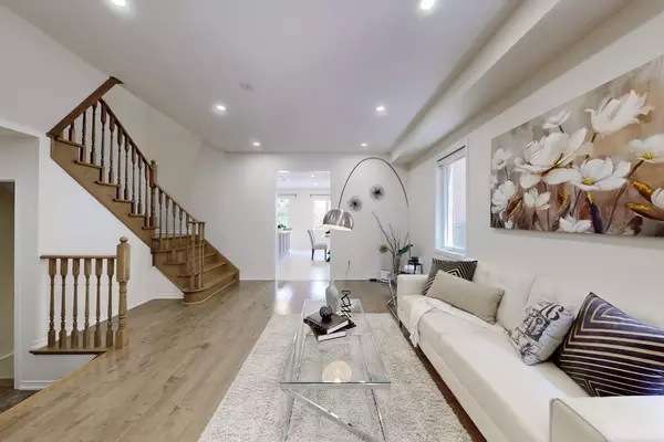Newmarket, ON L3X 0C5,1217 Mccron CRES