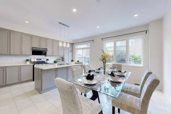 Newmarket, ON L3X 0C5,1217 Mccron CRES