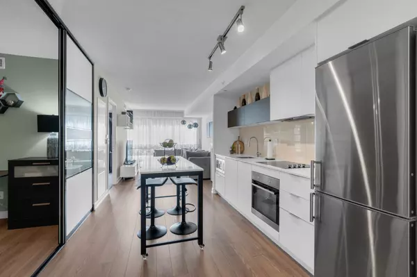 20 Thomas Riley RD W #701, Toronto W08, ON M9B 0C3