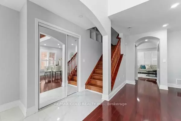Brampton, ON L6P 1E1,16 Upshall DR