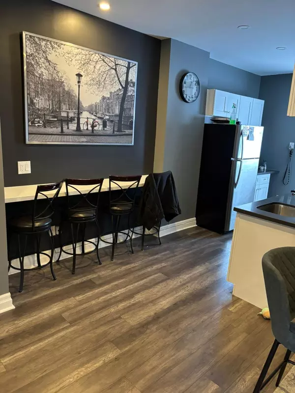 Hamilton, ON L8P 1T3,21 Bold ST #3