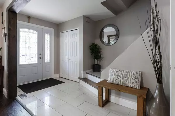 Hamilton, ON L8K 5K6,357 Saint Andrews DR