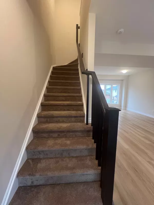 Hamilton, ON L8J 0M7,19 Picardy DR #50