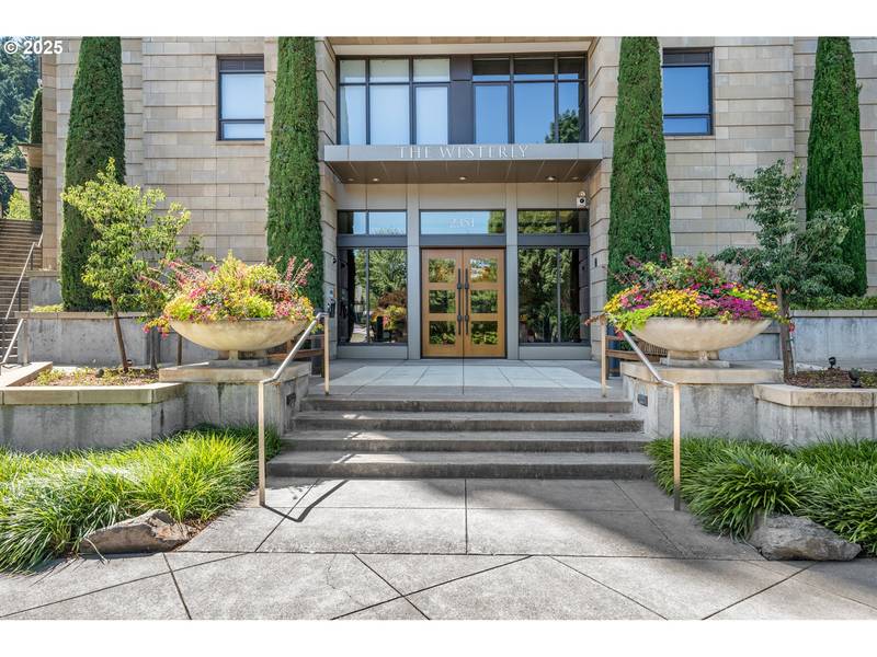 2351 NW WESTOVER RD #601, Portland, OR 97210