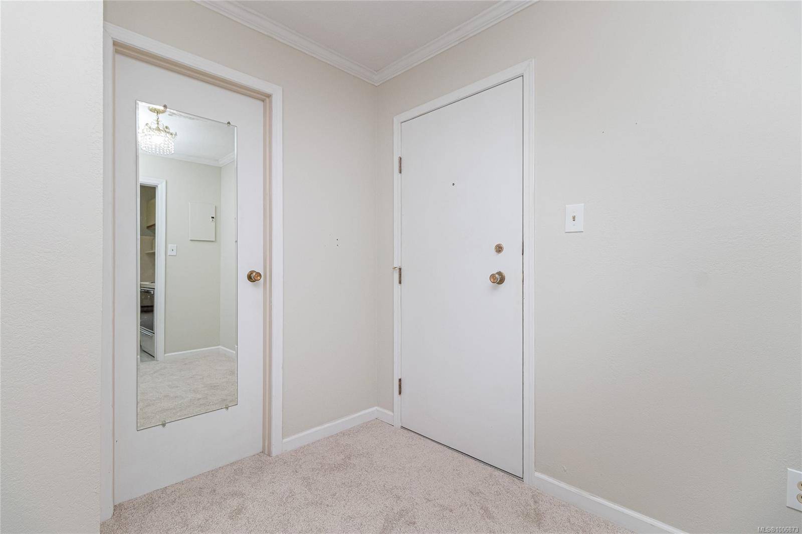 Victoria, BC V8V 3H8,1115 Rockland Ave #201