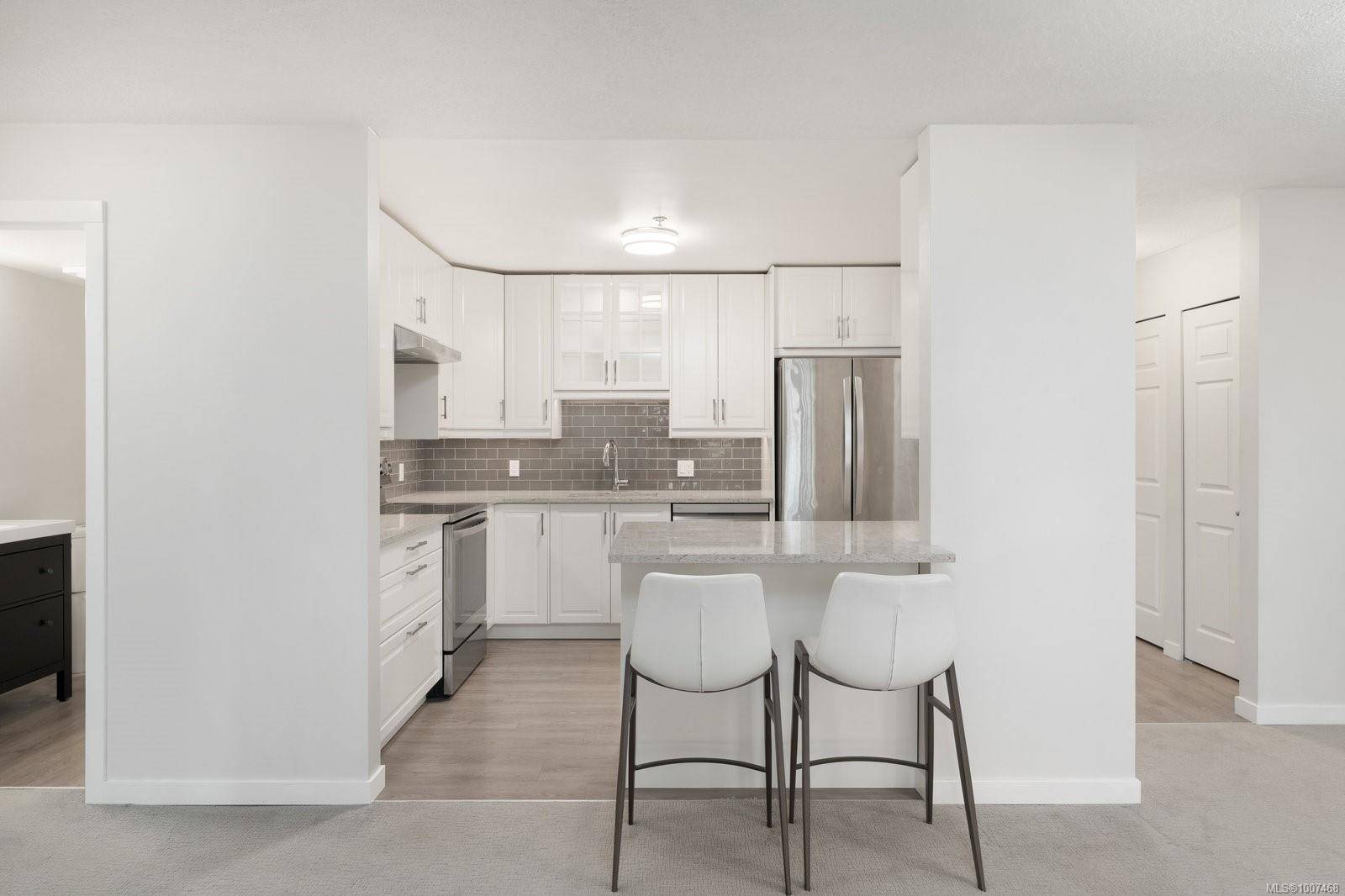 Saanich, BC V8X 1M5,3363 Glasgow Ave #203