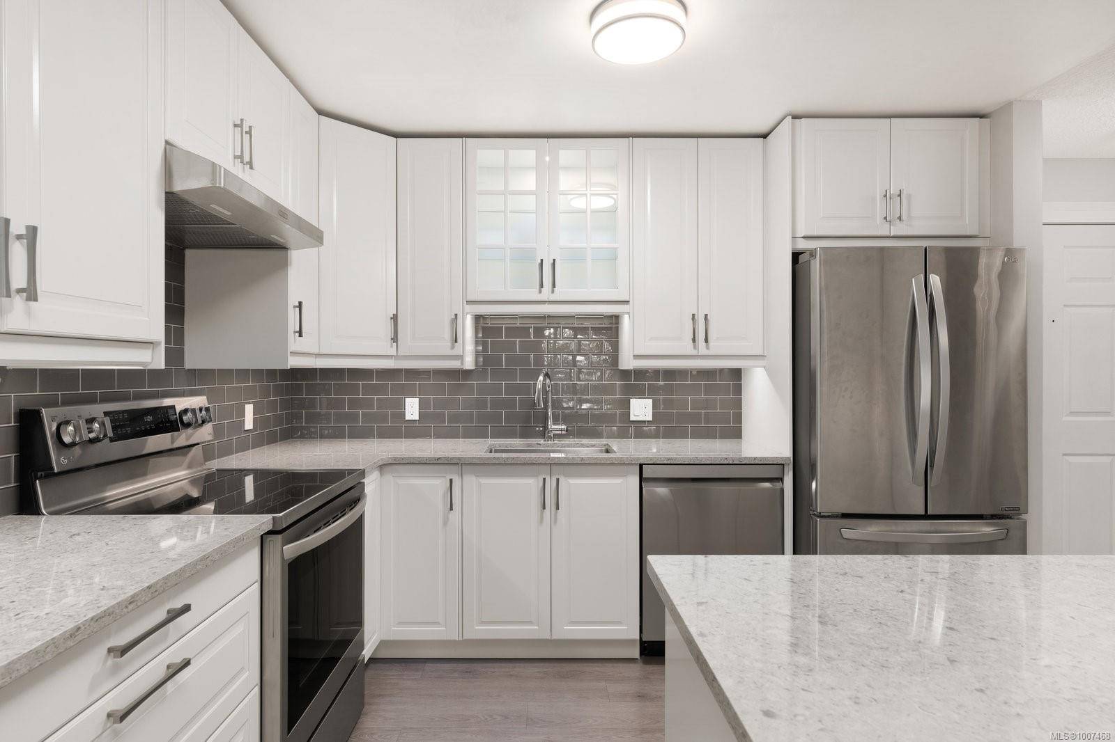 Saanich, BC V8X 1M5,3363 Glasgow Ave #203