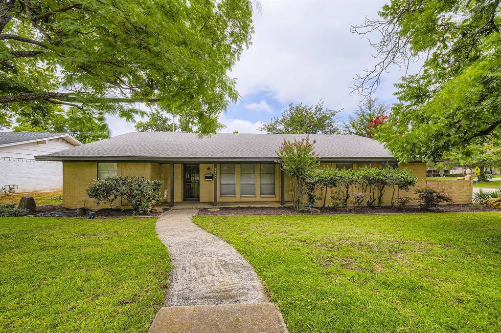 Fort Worth, TX 76112,7400 Yolanda Drive