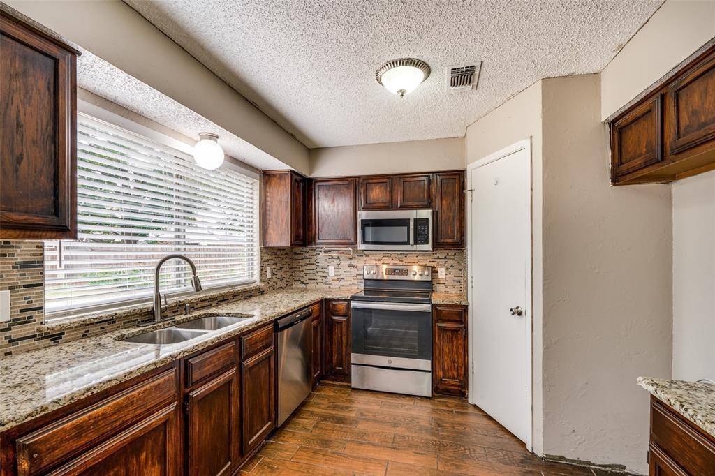 Grand Prairie, TX 75052,2626 Bennington Court