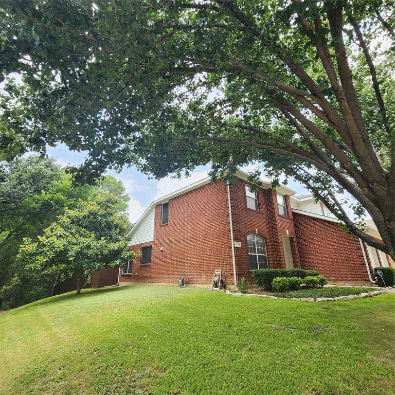 Euless, TX 76040,1104 Summerbrook Drive