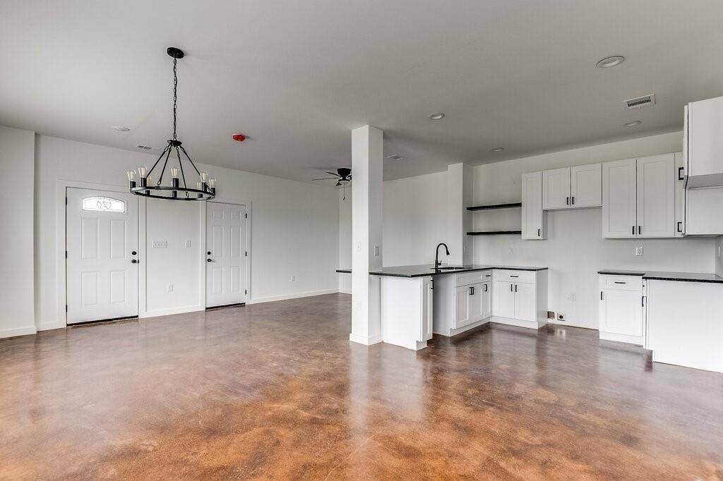 1020 Burnett Boulevard #A, Alvarado, TX 76009
