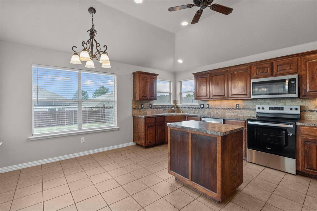 Fort Worth, TX 76052,1224 Roping Reins Way
