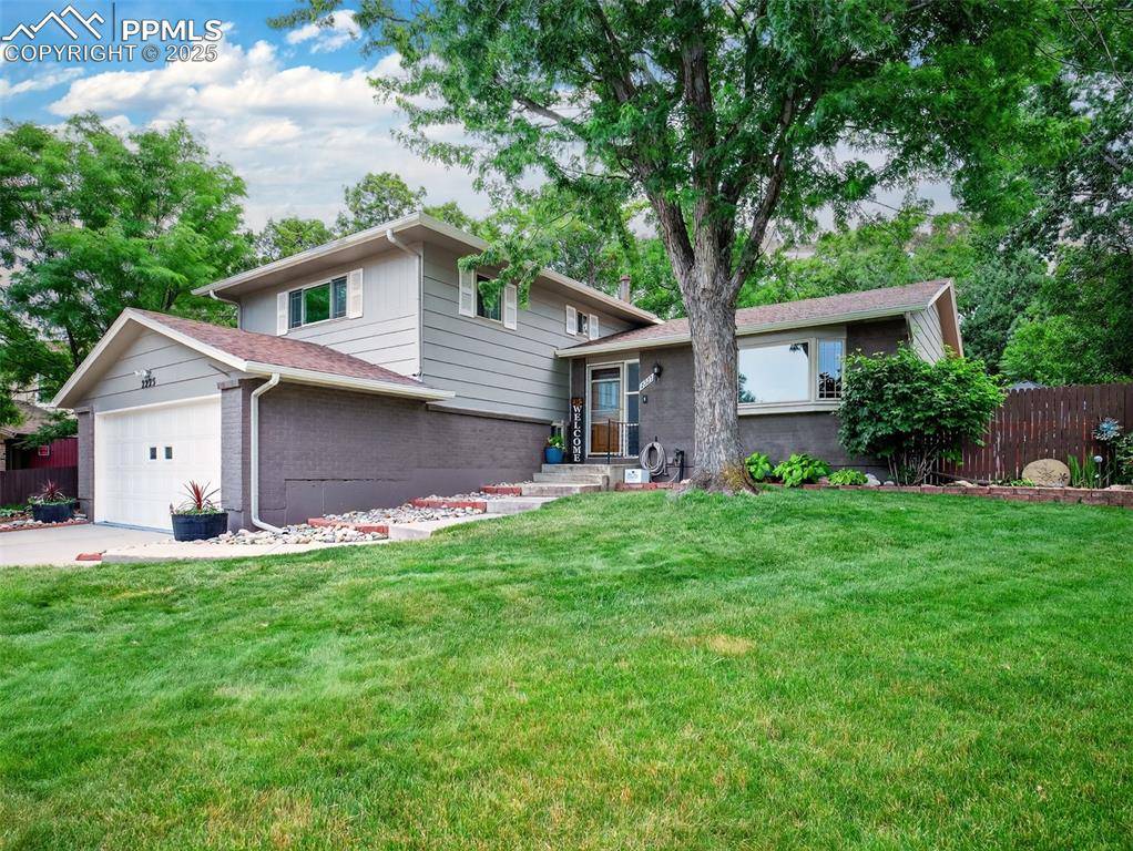 2225 W Montebello CT, Colorado Springs, CO 80918