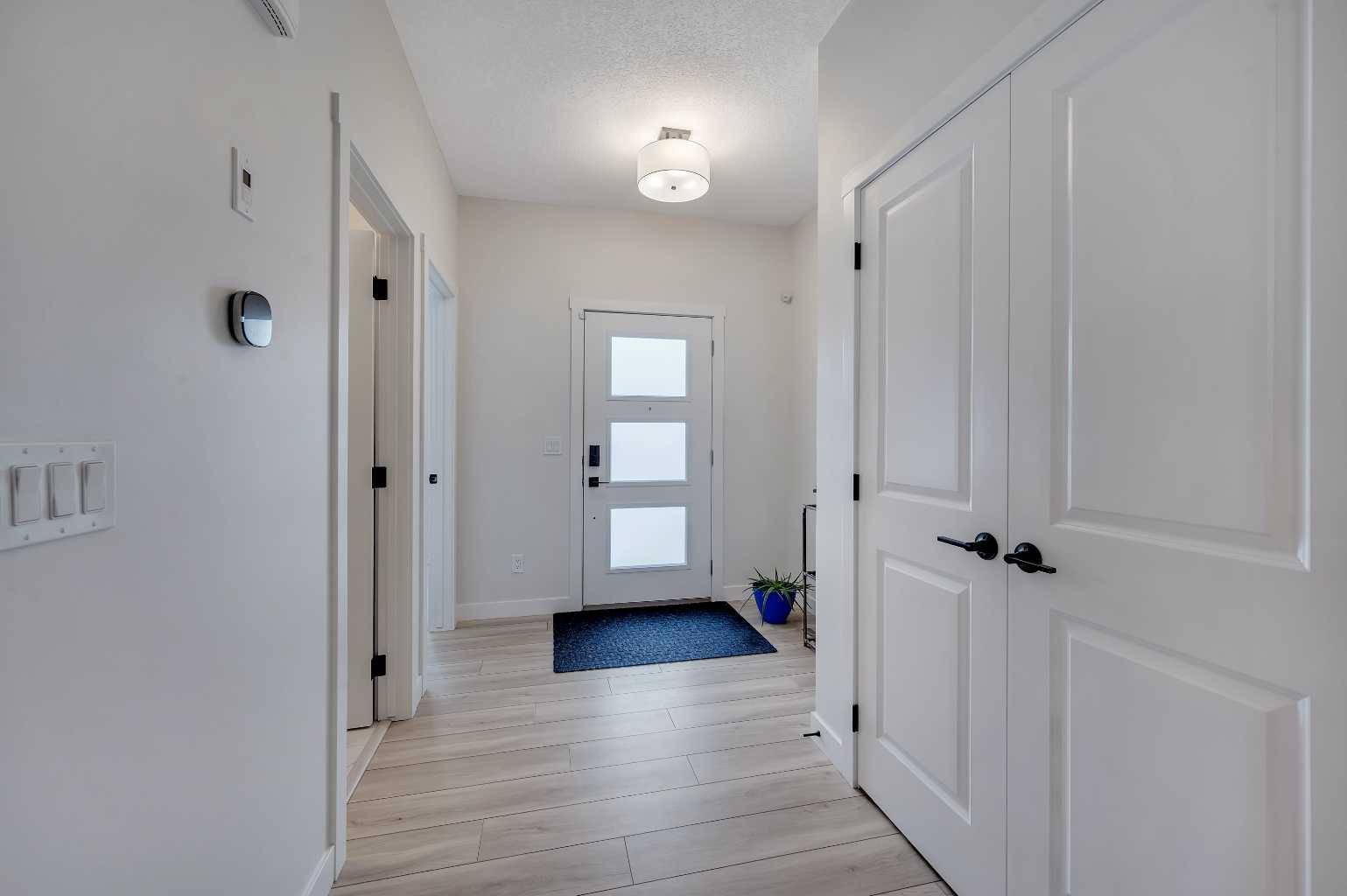 Airdrie, AB T4B 5K3,1125 Bayview GDNS SW