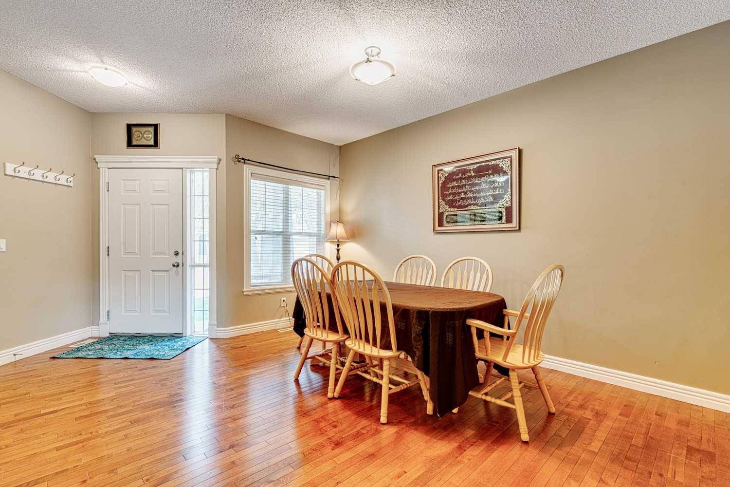 Calgary, AB T3H 5P8,39 Strathlea Common SW #65
