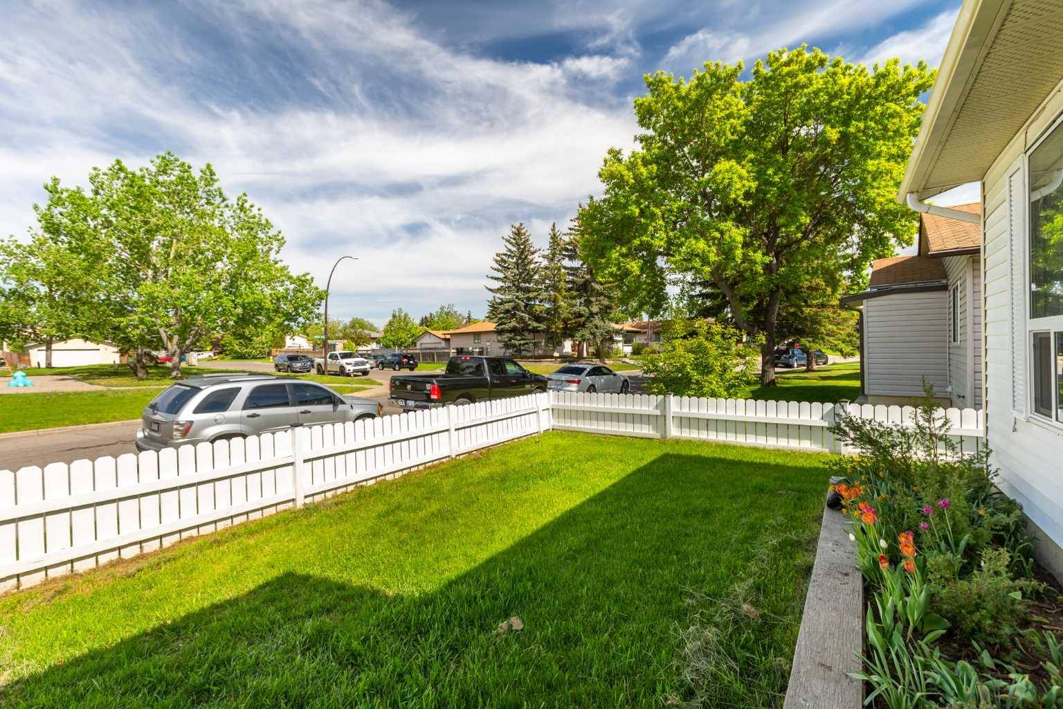 Calgary, AB T2A 6W8,99 Abingdon CRES Northeast
