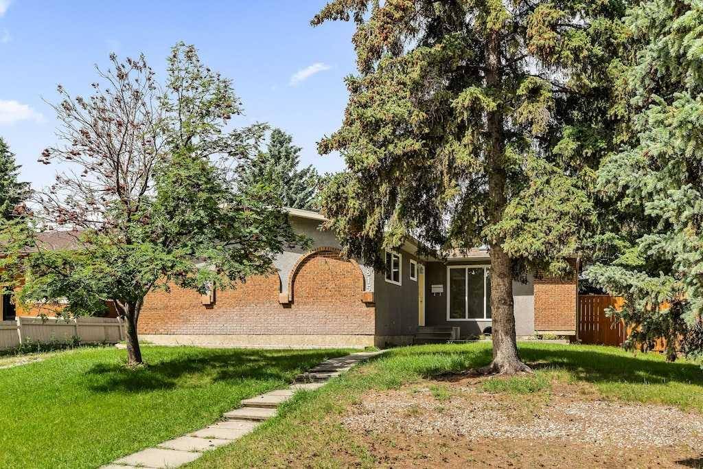10815 Brae PL SW, Calgary, AB T2W 1E4